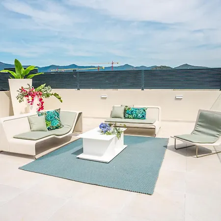 Mediterranean Vanian Views Penthouse * Estepona